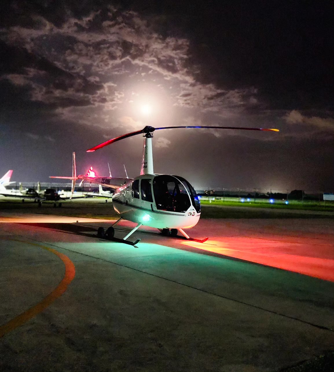 Helipilot helicopter training and scenic flight photo 4